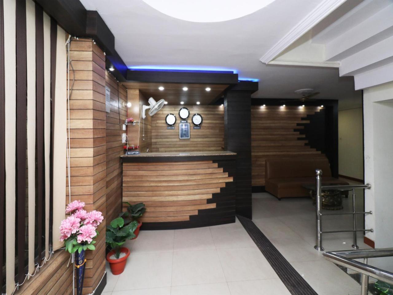 Oyo 23009 Hotel Maxx Lucknow Eksteriør billede