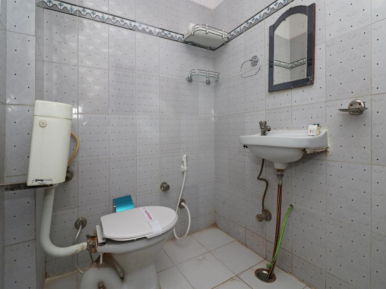 Oyo 23009 Hotel Maxx Lucknow Eksteriør billede